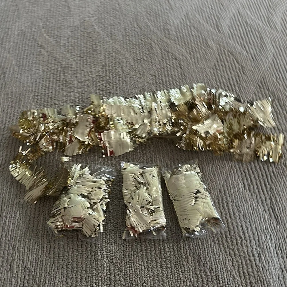 Bundle of 4, new, Gold and Tinsel Garland